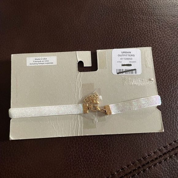 New Urban Outfitters choker necklace. White with sparkle. Smoke free home.NWT - Picture 2 of 2